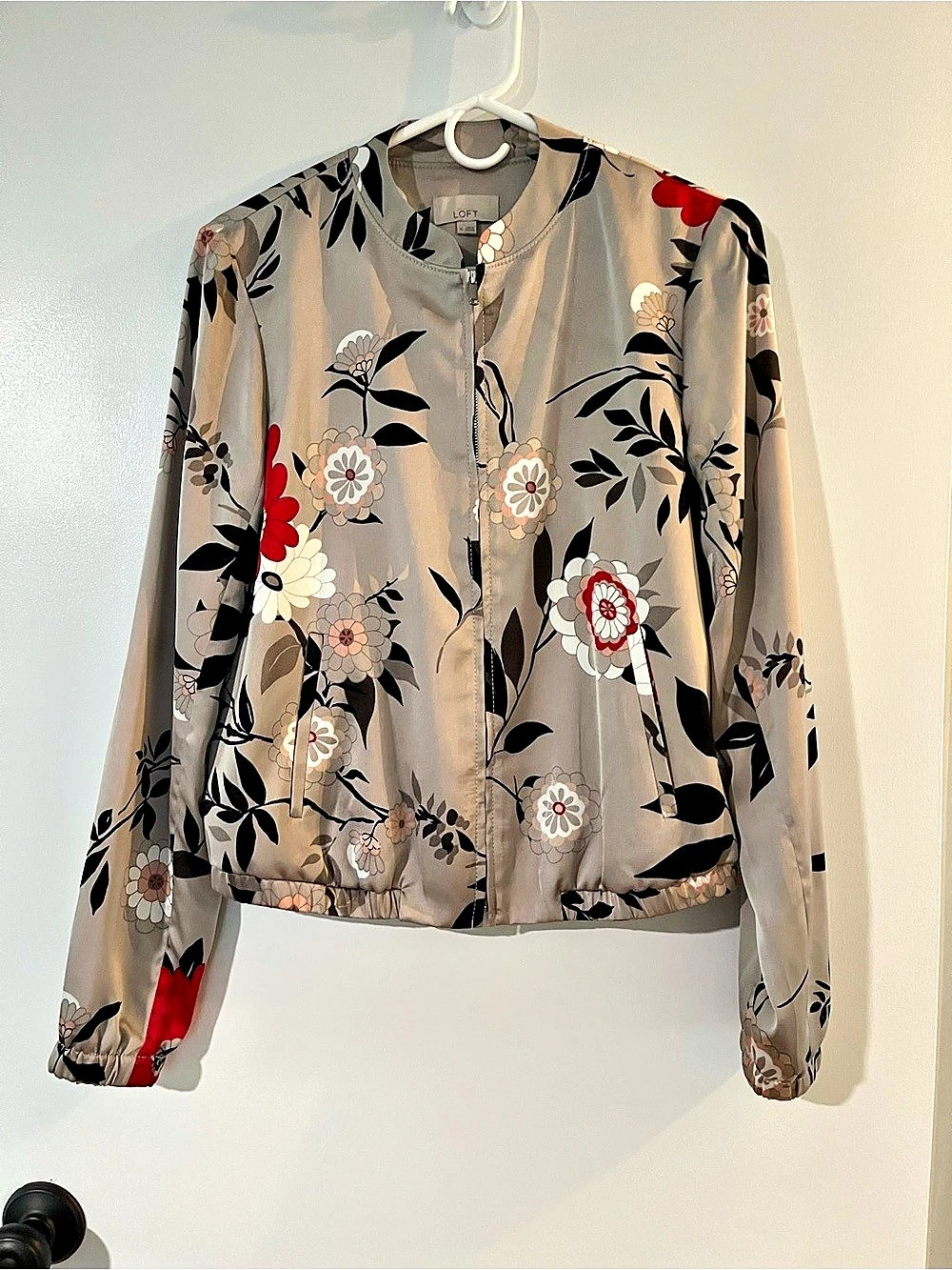 LOFT Floral Bomber Jacket in Taupe & Black Size XS Like New